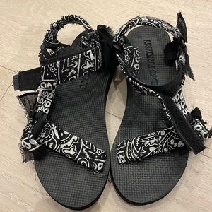 Arizona love sandals